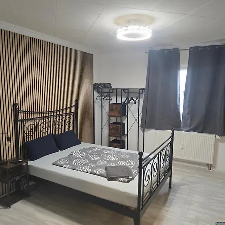 Mit Privatem Badezimmer Privatunterkunft *